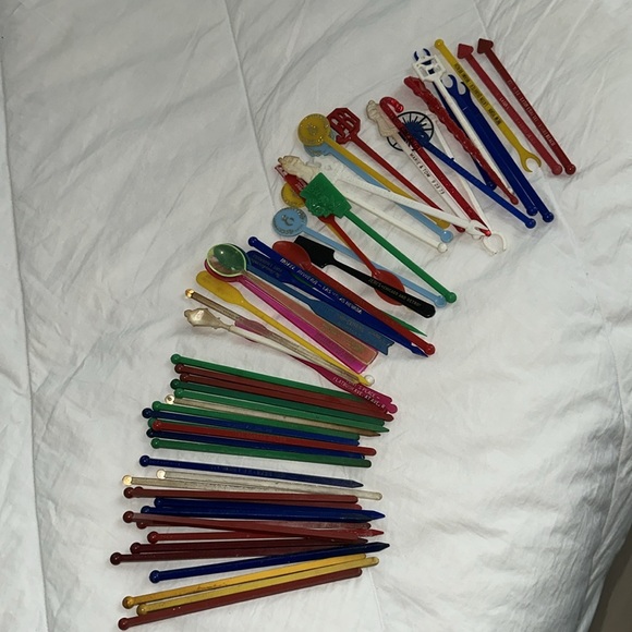 Vintage Swizzle Sticks/Drink Stirrers LOT OF 62 PIECES Casinos Bars Resort - Picture 6 of 6